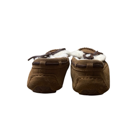UGG Dakota Slip On Moccasin Slippers in Chestnut Size 7 - Picture 6 of 7
